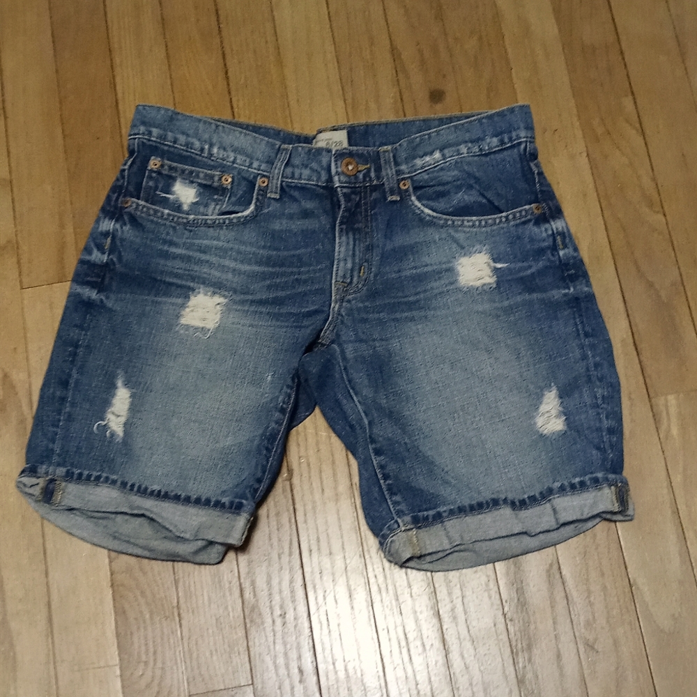 GAP BOYFRIEND JEAN SHORTS WOMENS 6 LOW RISE 9" DISTRESSED CUFFED